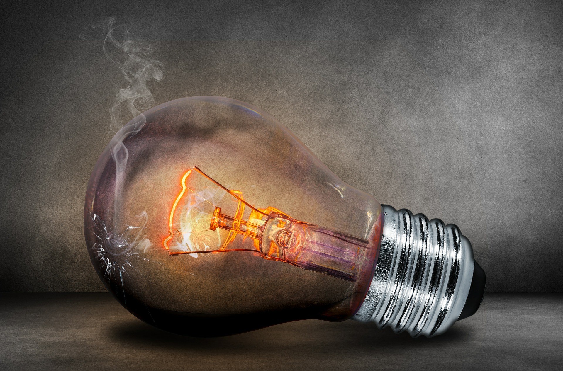 Lee más sobre el artículo Apagones suministro eléctrico polígono Cazorla